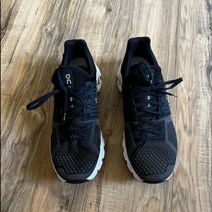 On cloudswift mens shoes